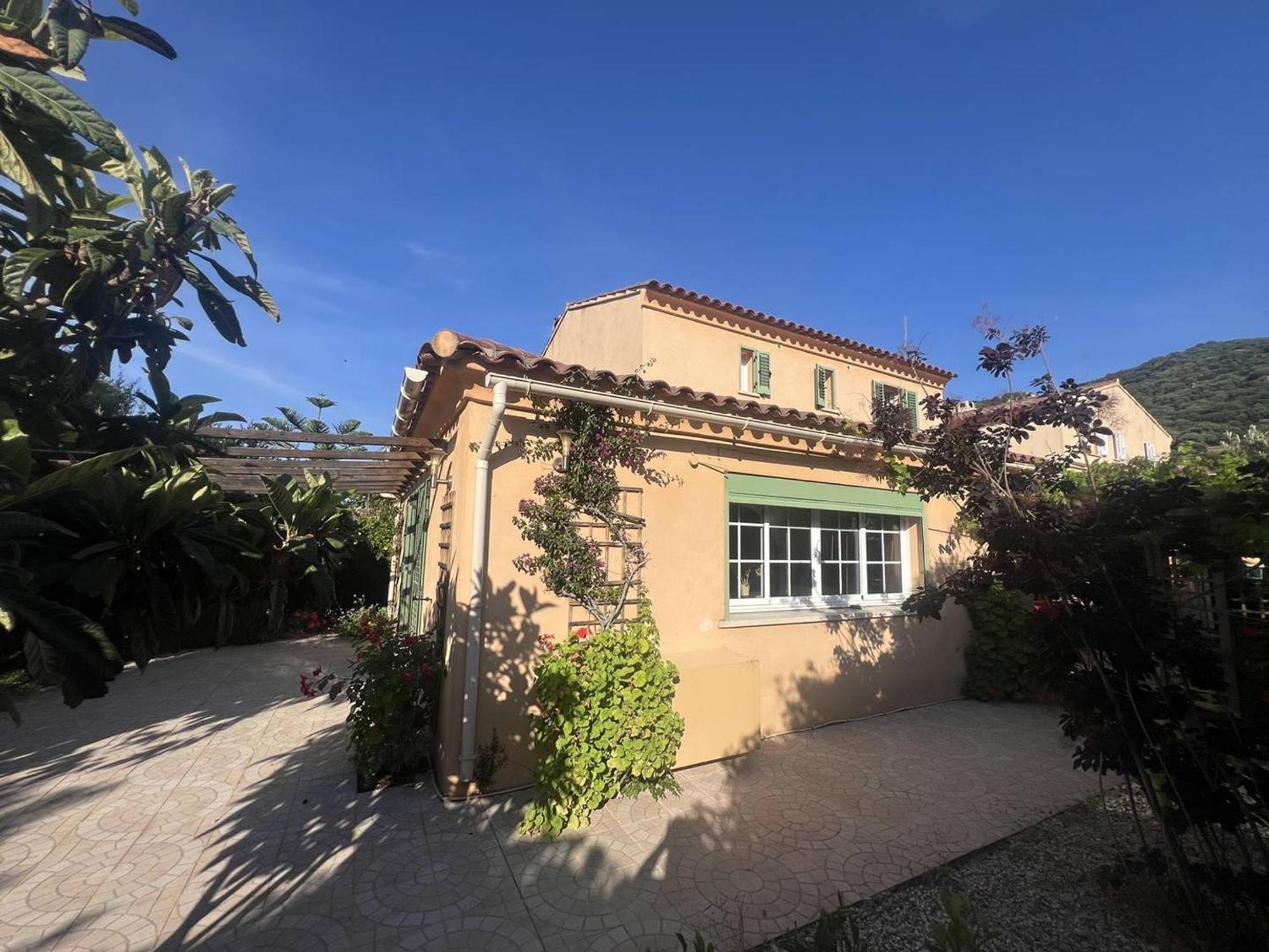 Maison A 2 Km D'ile-rousse, 6 Pers., 3 Ch., Jardin Et Terrasses, Securisee - Fr-1-719-47 Galeria (Corsica)